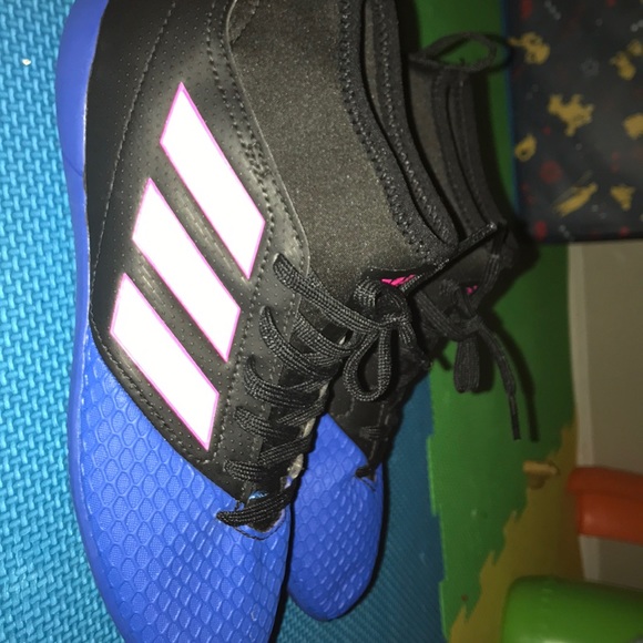 ADIDAS INDOOR SOCCER SHOES - Picture 2 of 4